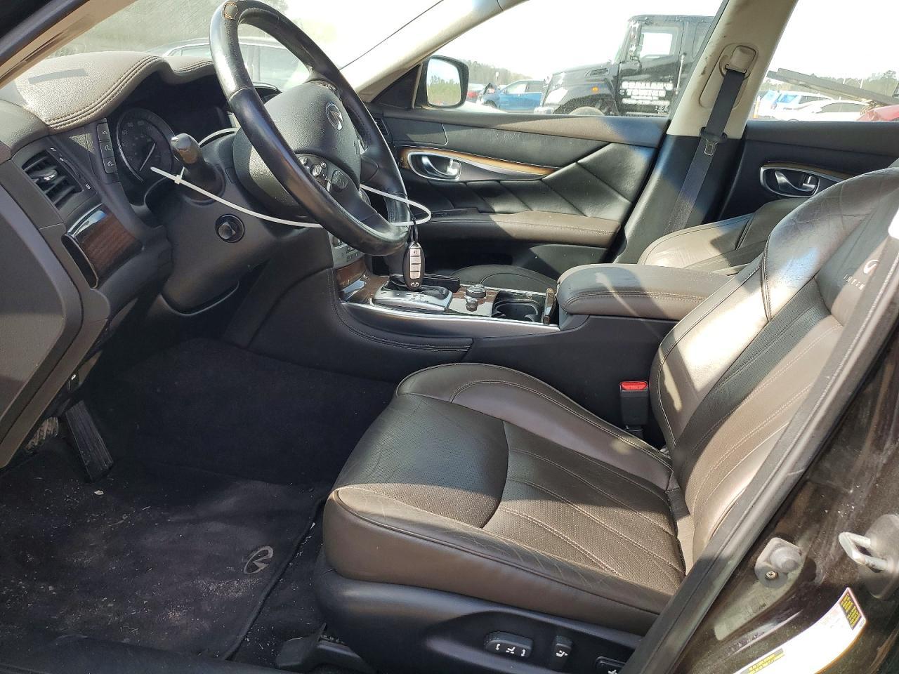 2011 INFINITI M37