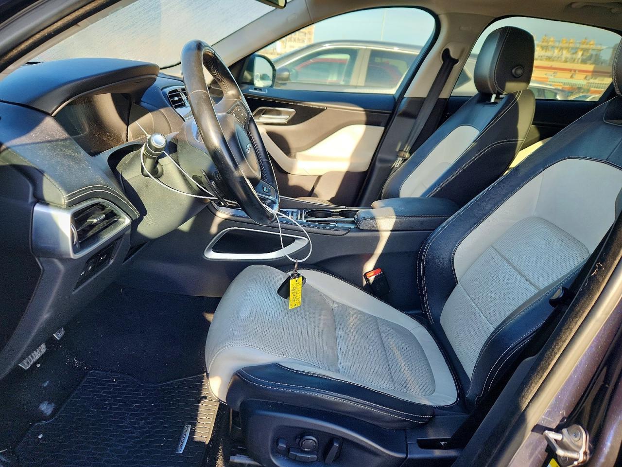 2017 JAGUAR F-Pace