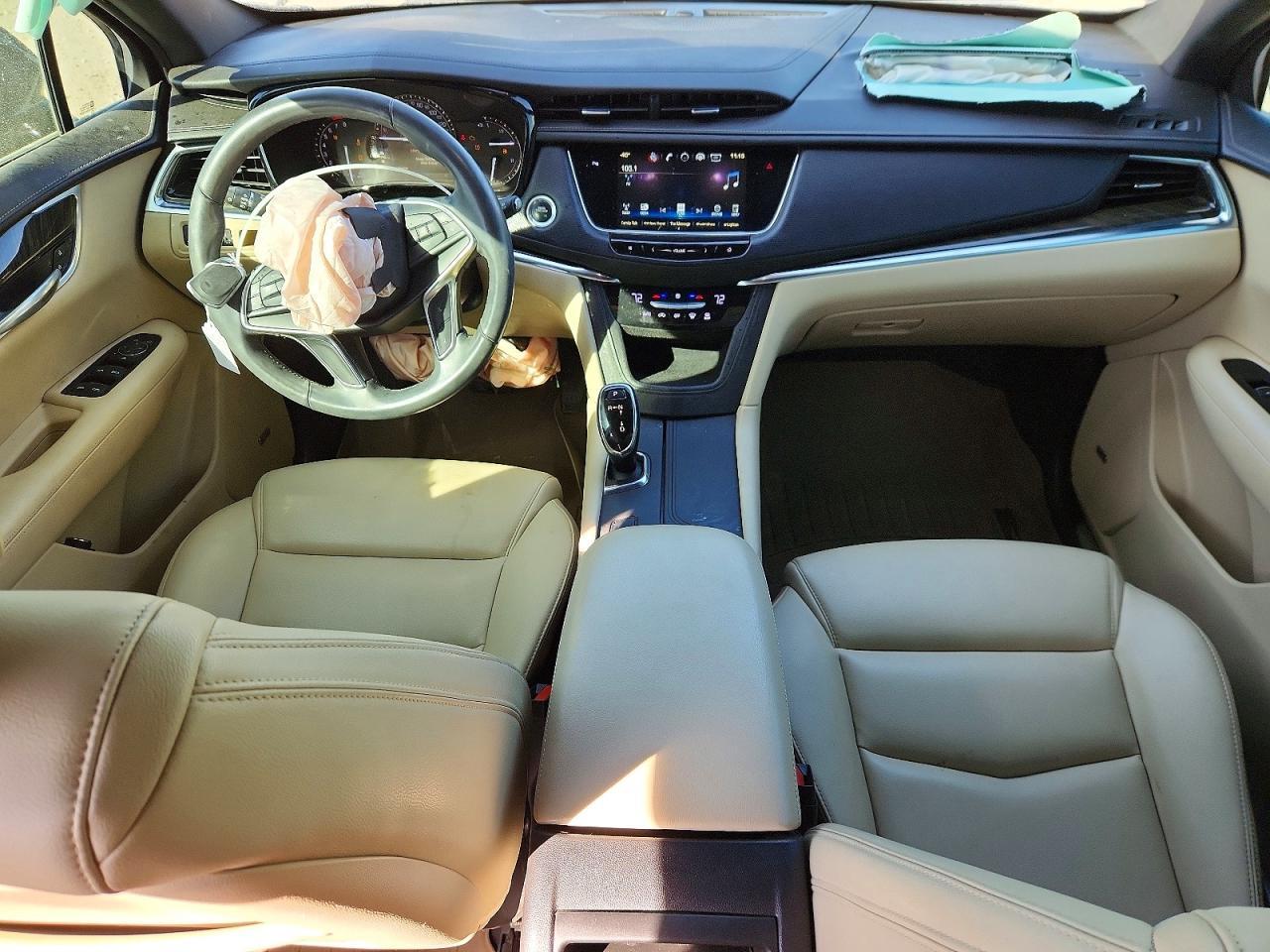 2017 CADILLAC XT5