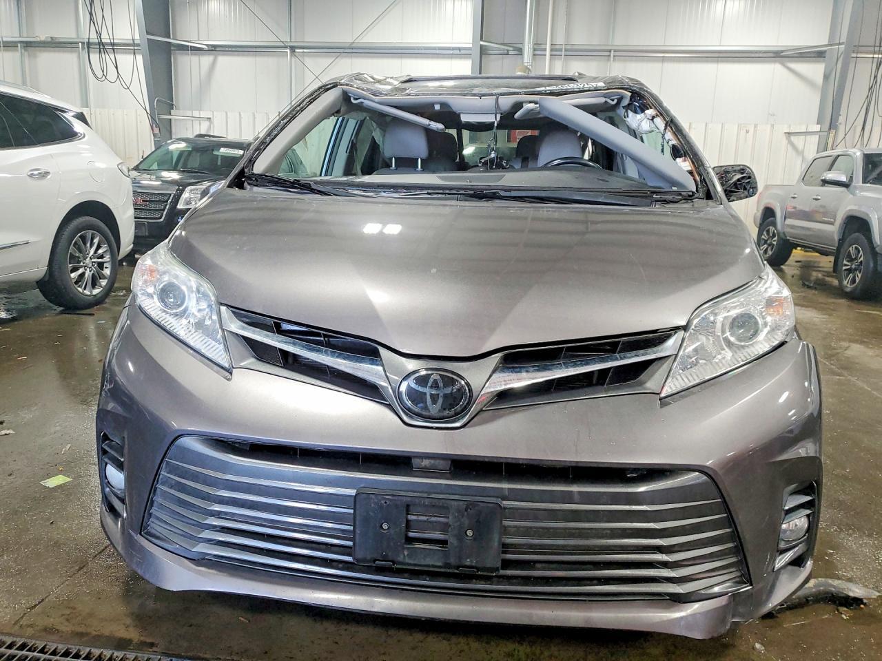 2019 TOYOTA SIENNA
