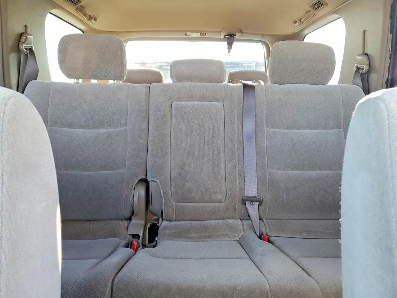 2002 TOYOTA Sequoia