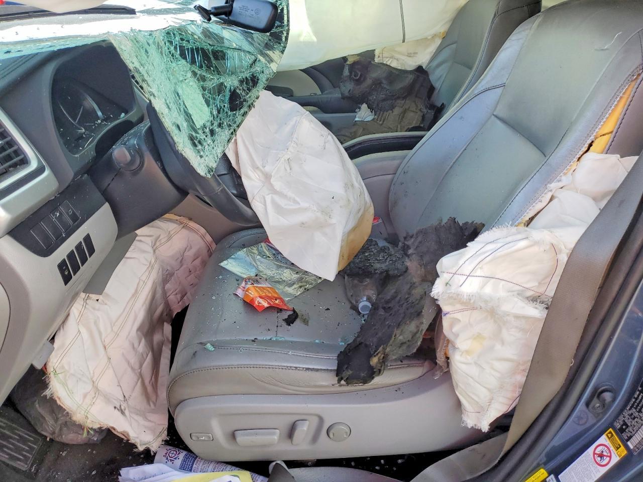 2015 TOYOTA HIGHLANDER