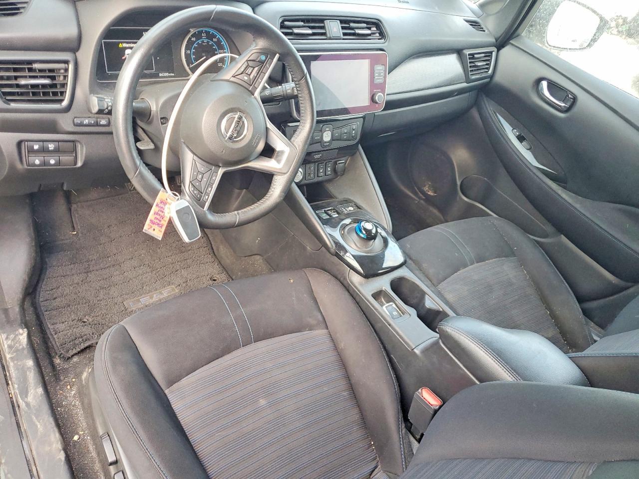 2022 NISSAN LEAF