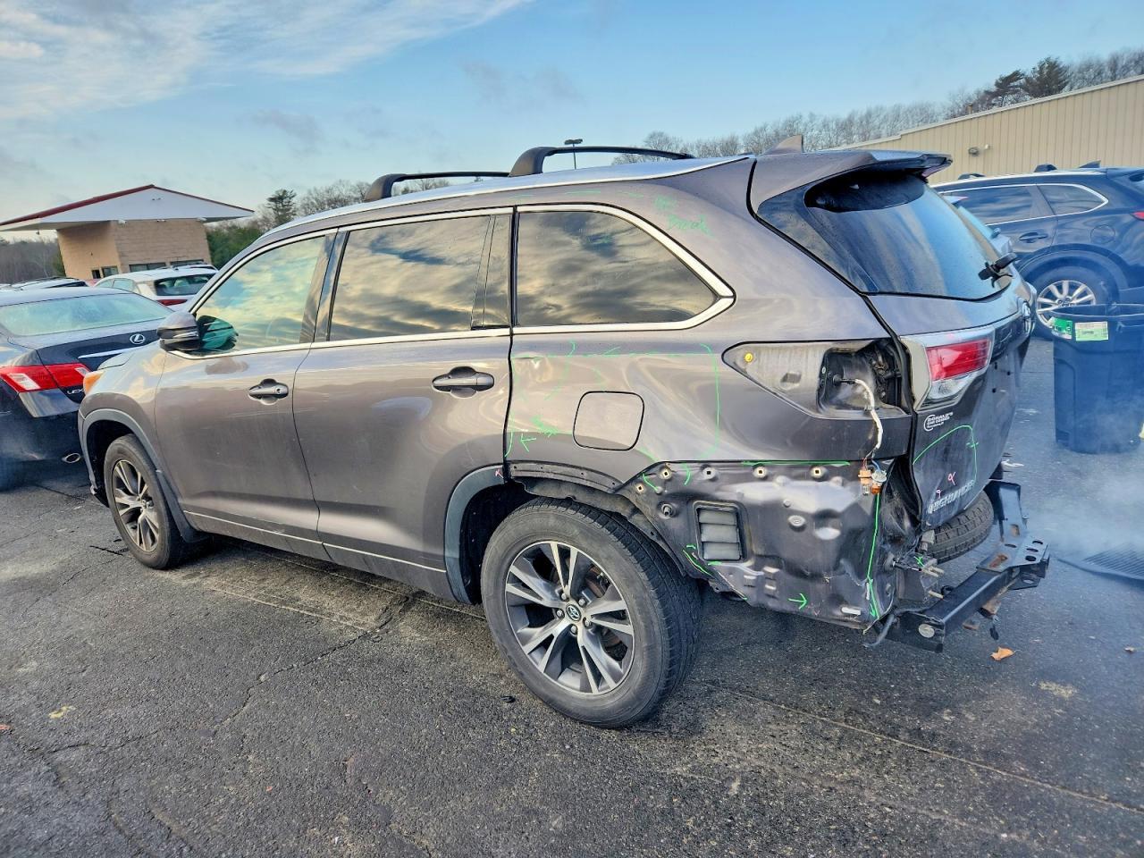 2016 TOYOTA HIGHLANDER