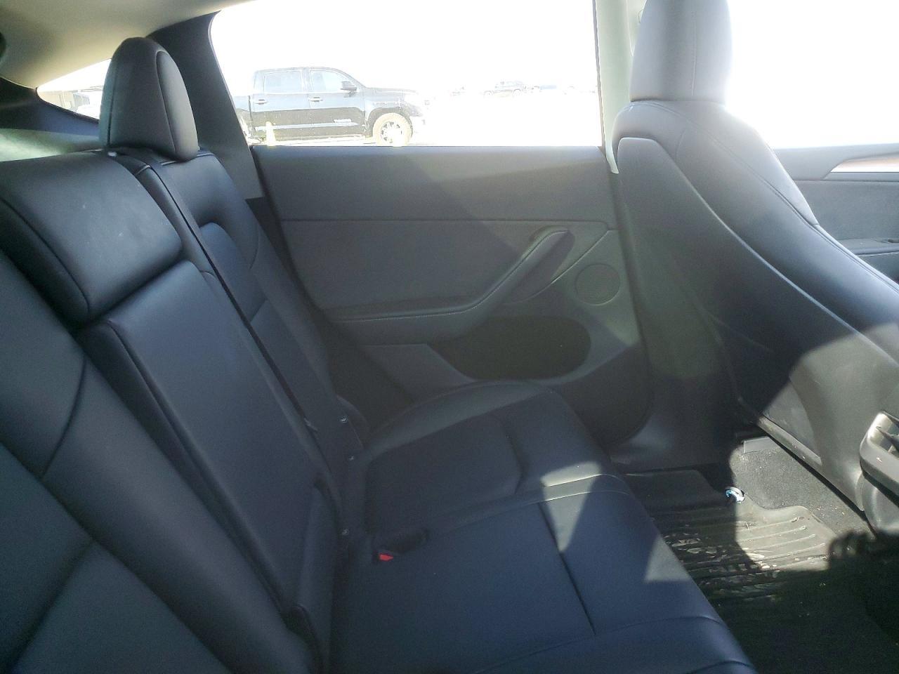 2025 TESLA MODEL Y