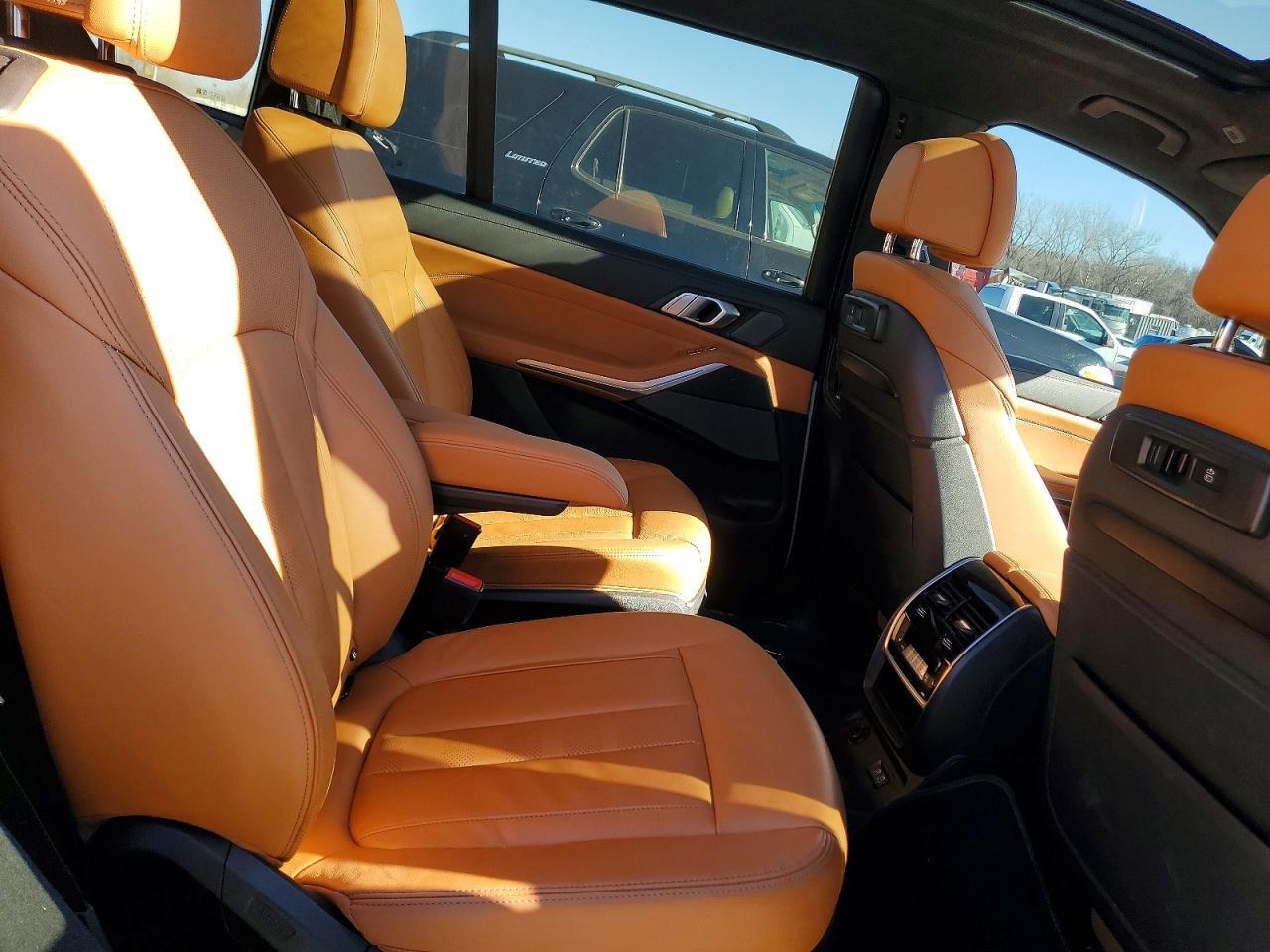 2022 BMW X7