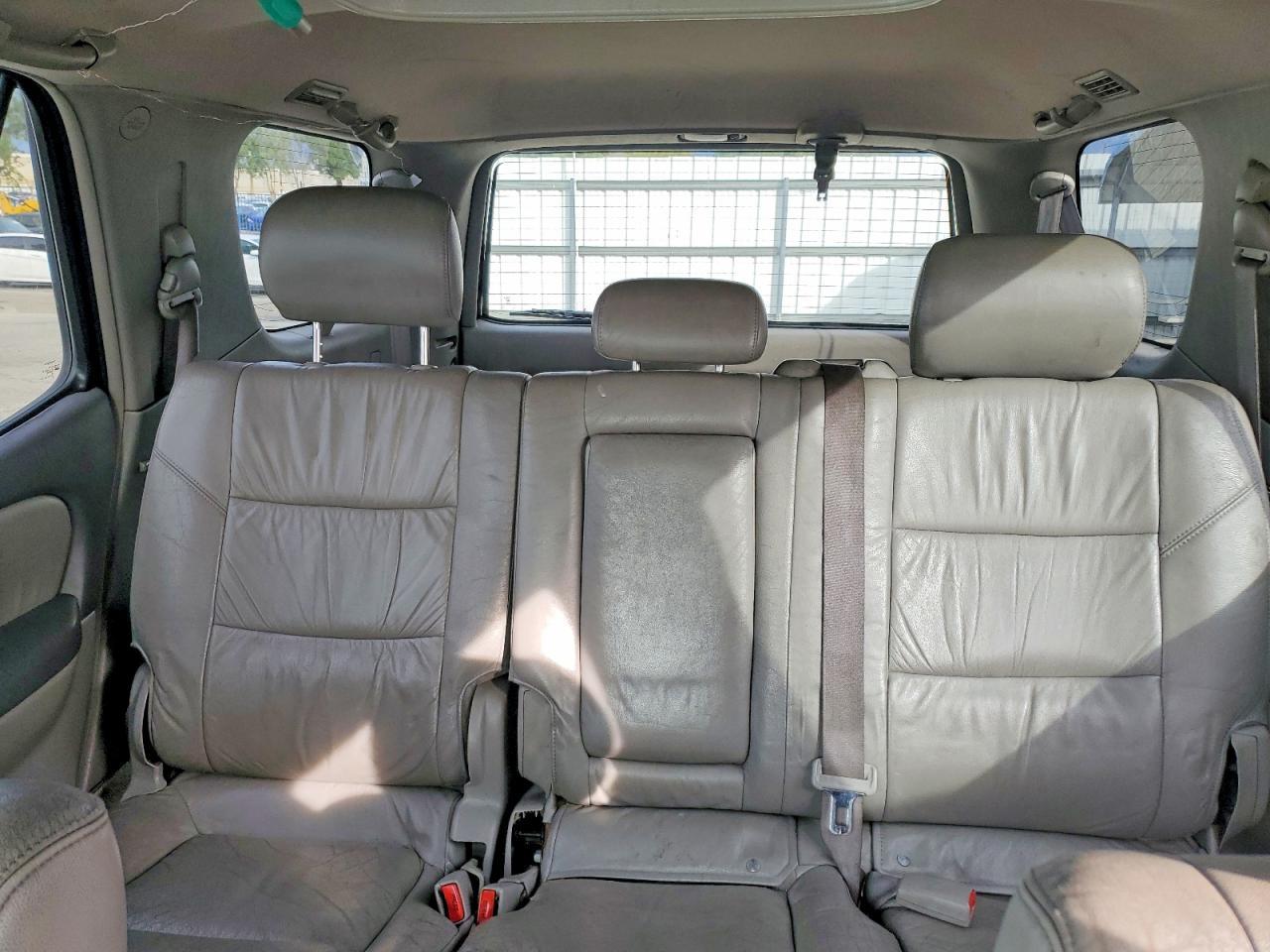 2005 TOYOTA Sequoia