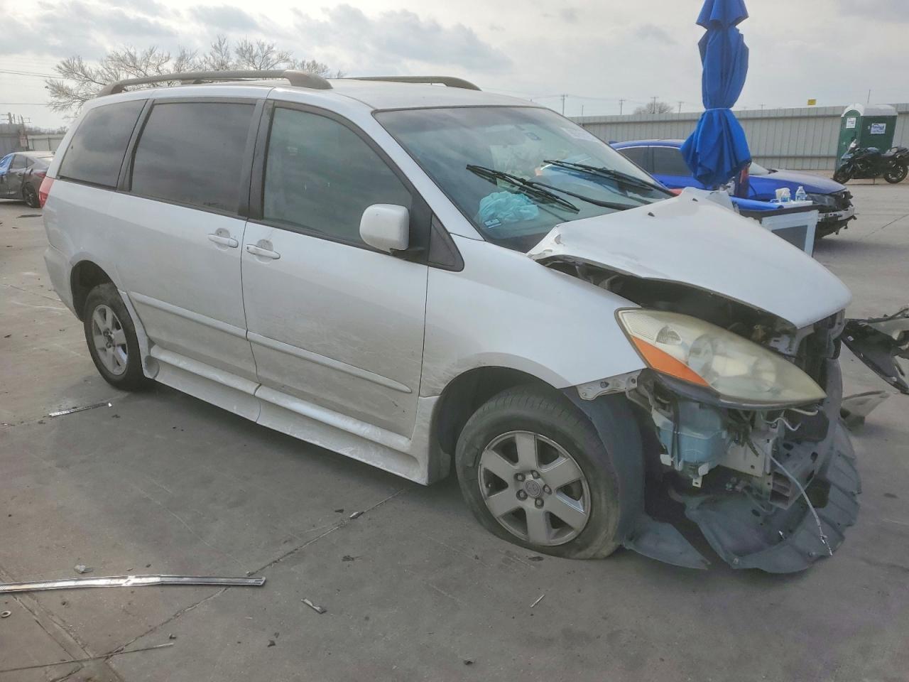 2007 TOYOTA SIENNA