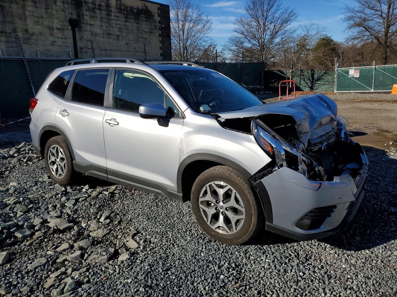 2024 SUBARU FORESTER