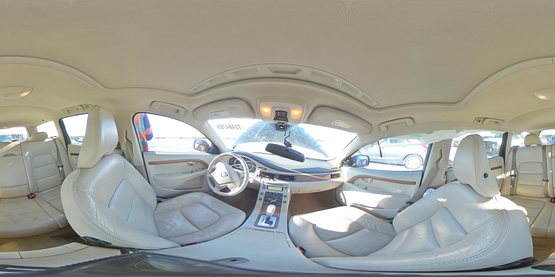 2010 VOLVO XC70