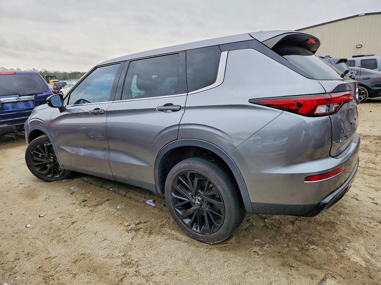 2022 MITSUBISHI outlander