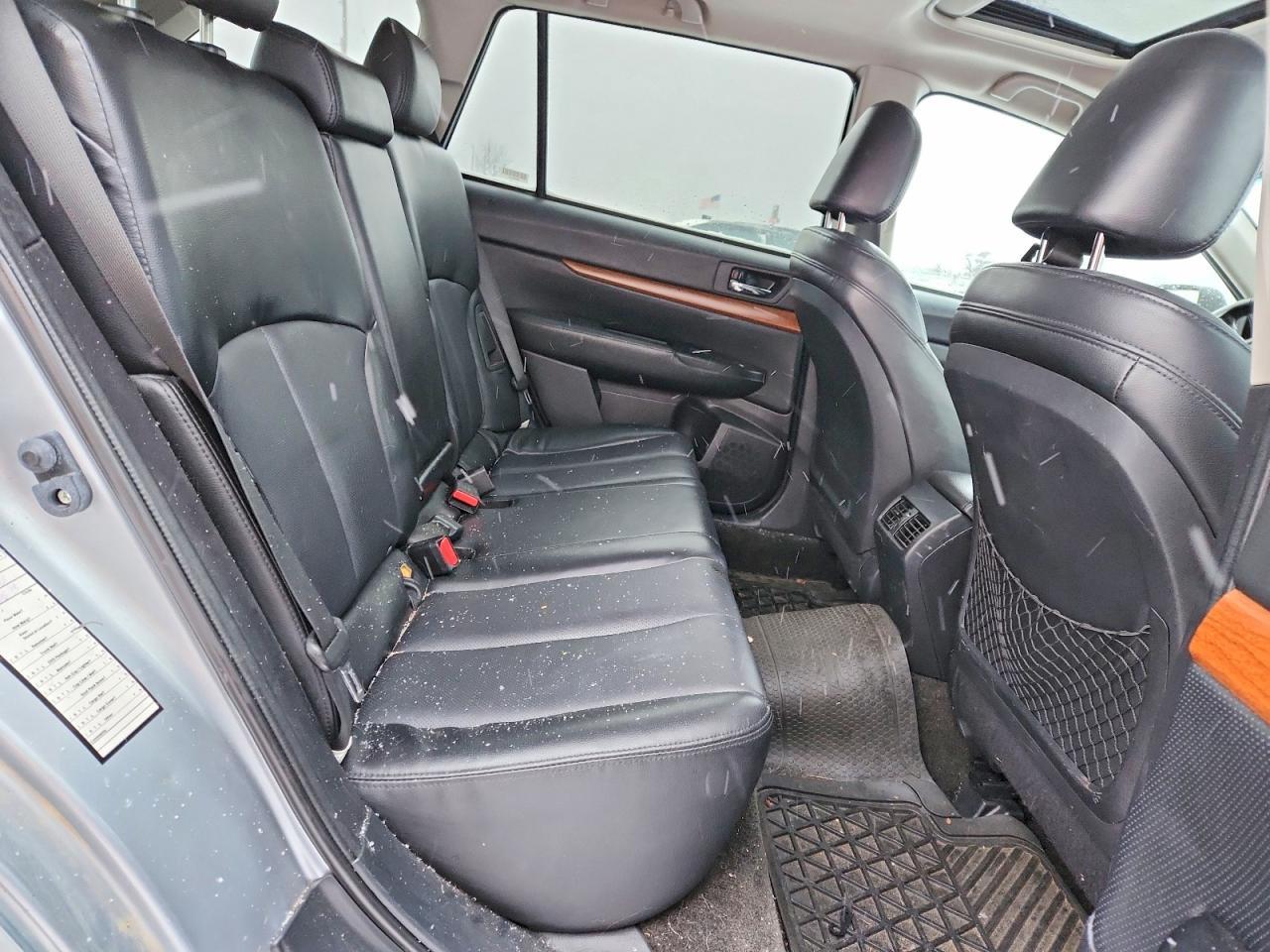2013 SUBARU Outback
