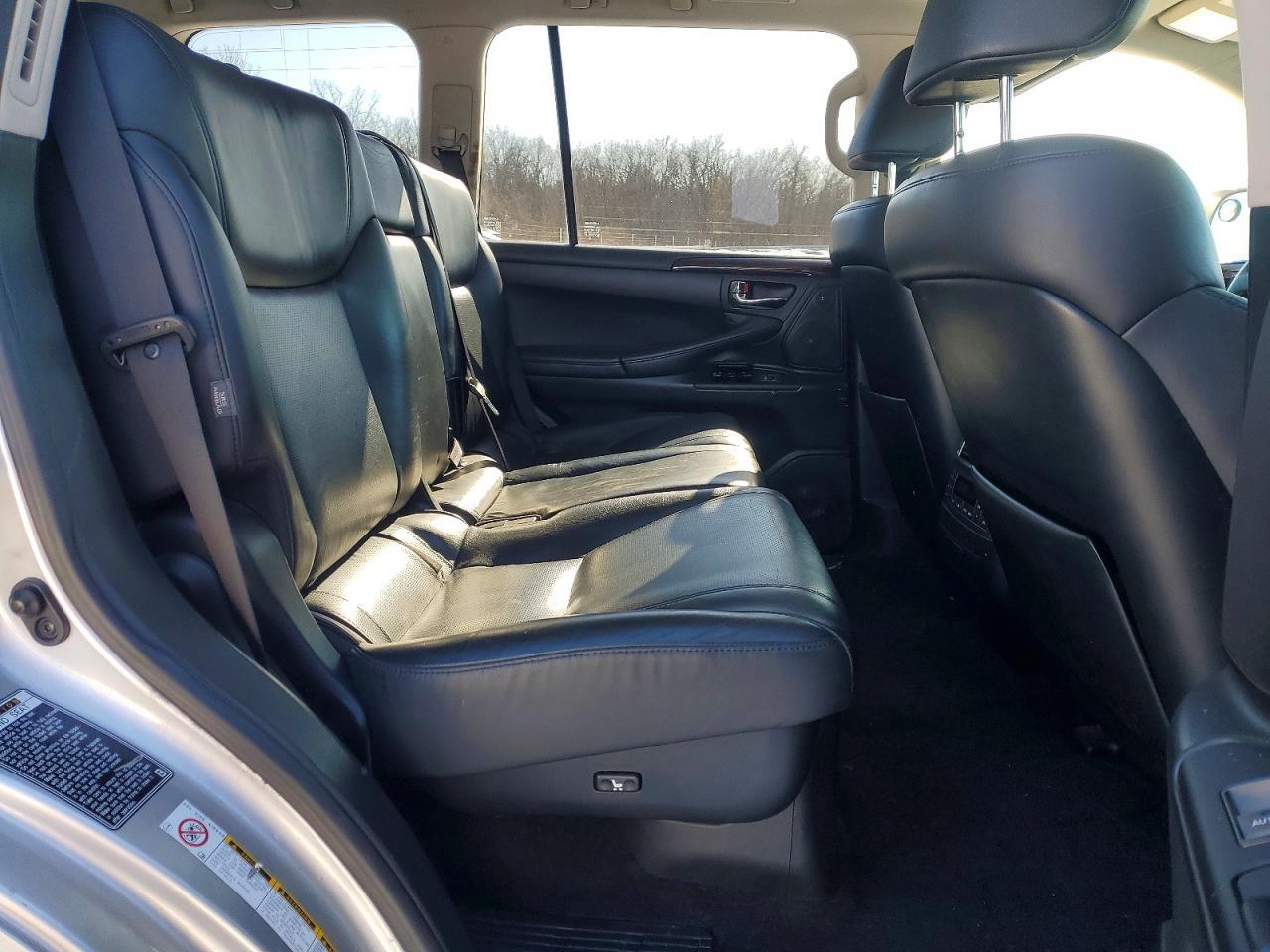 2011 LEXUS LX 570