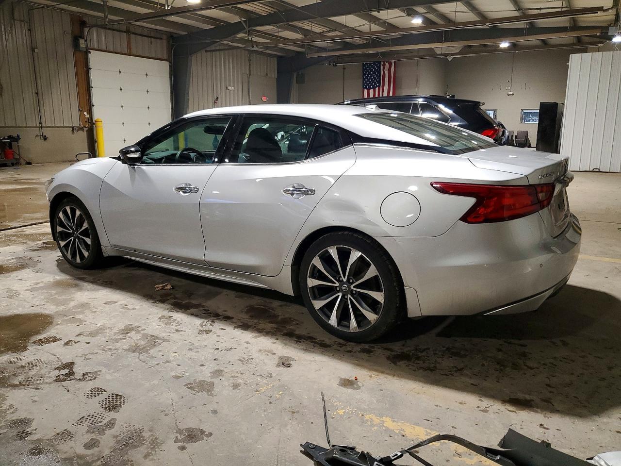 2016 NISSAN Maxima
