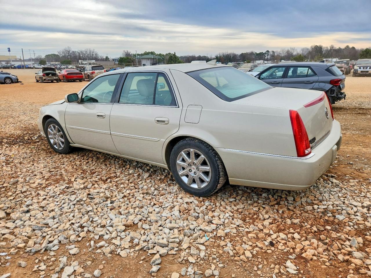 2010 CADILLAC DTS
