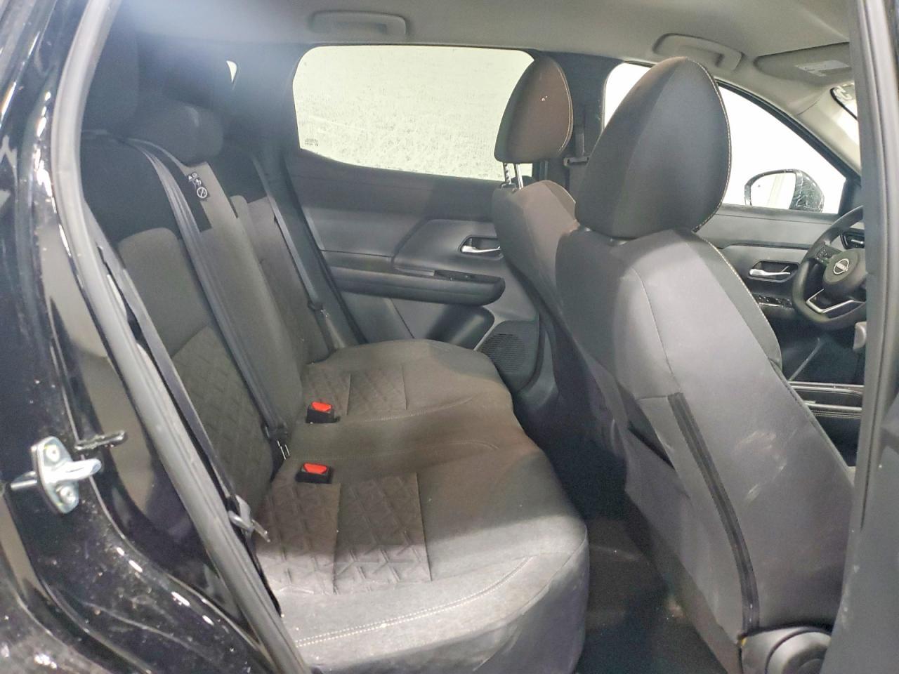 2025 NISSAN KICKS