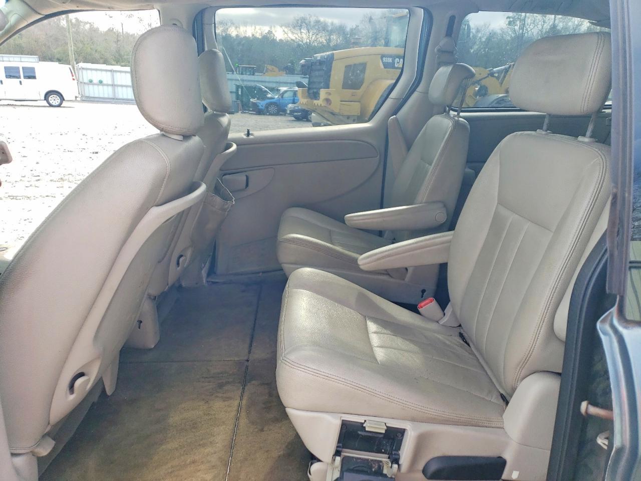 2005 CHRYSLER Town And C