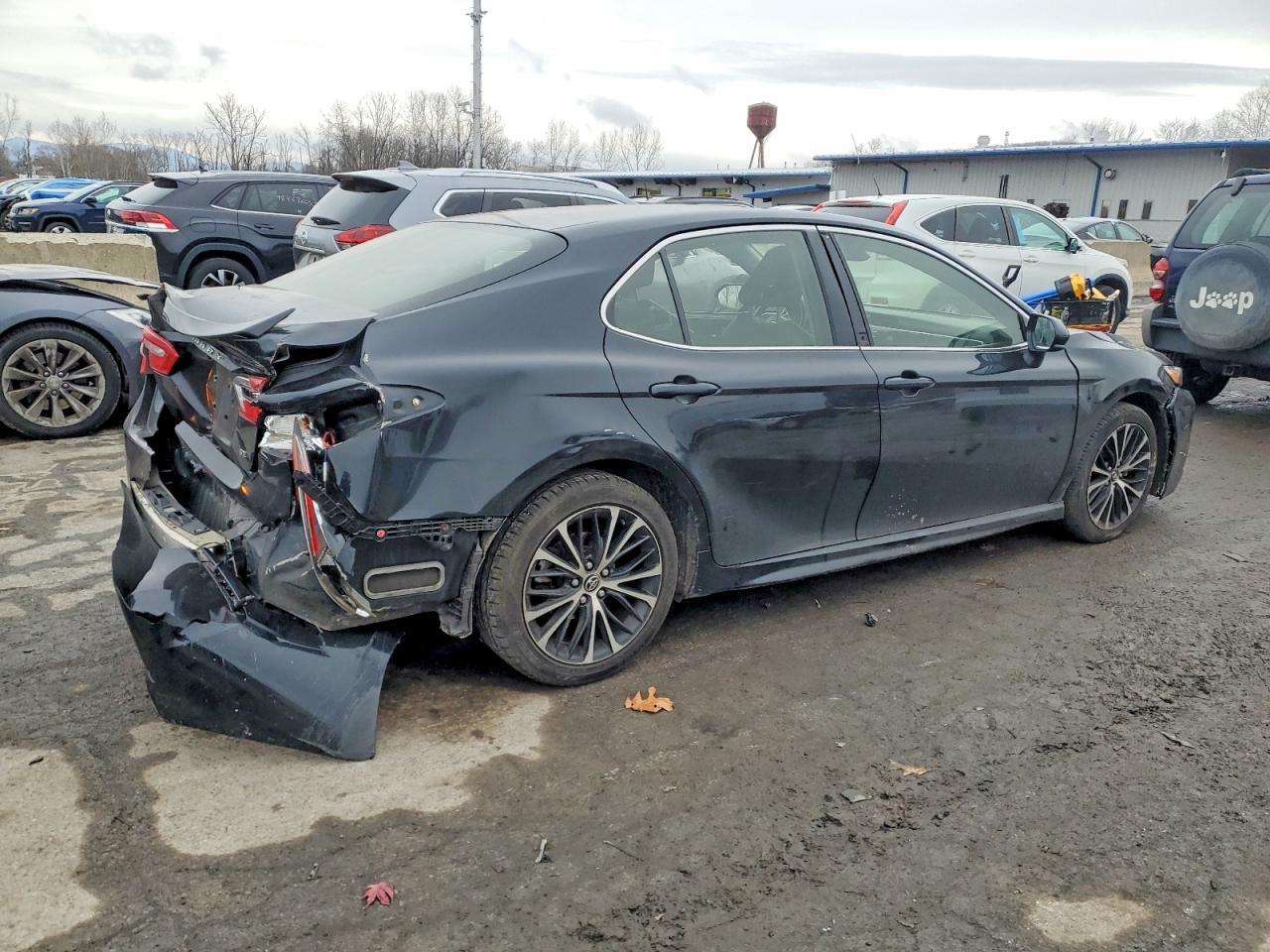 2018 TOYOTA CAMRY