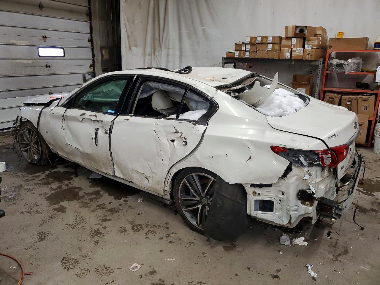 2015 INFINITI Q50