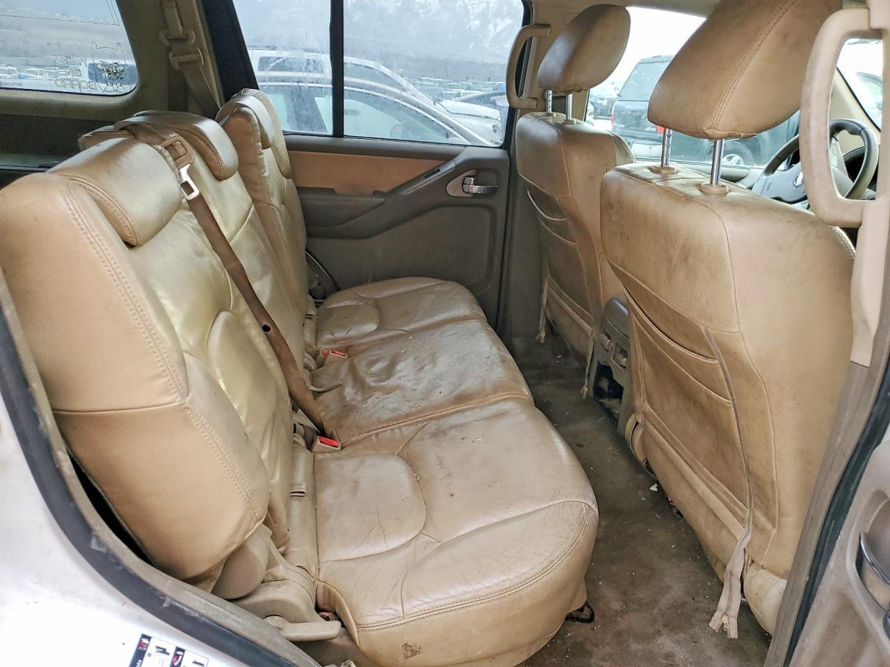 2011 NISSAN PATHFINDER