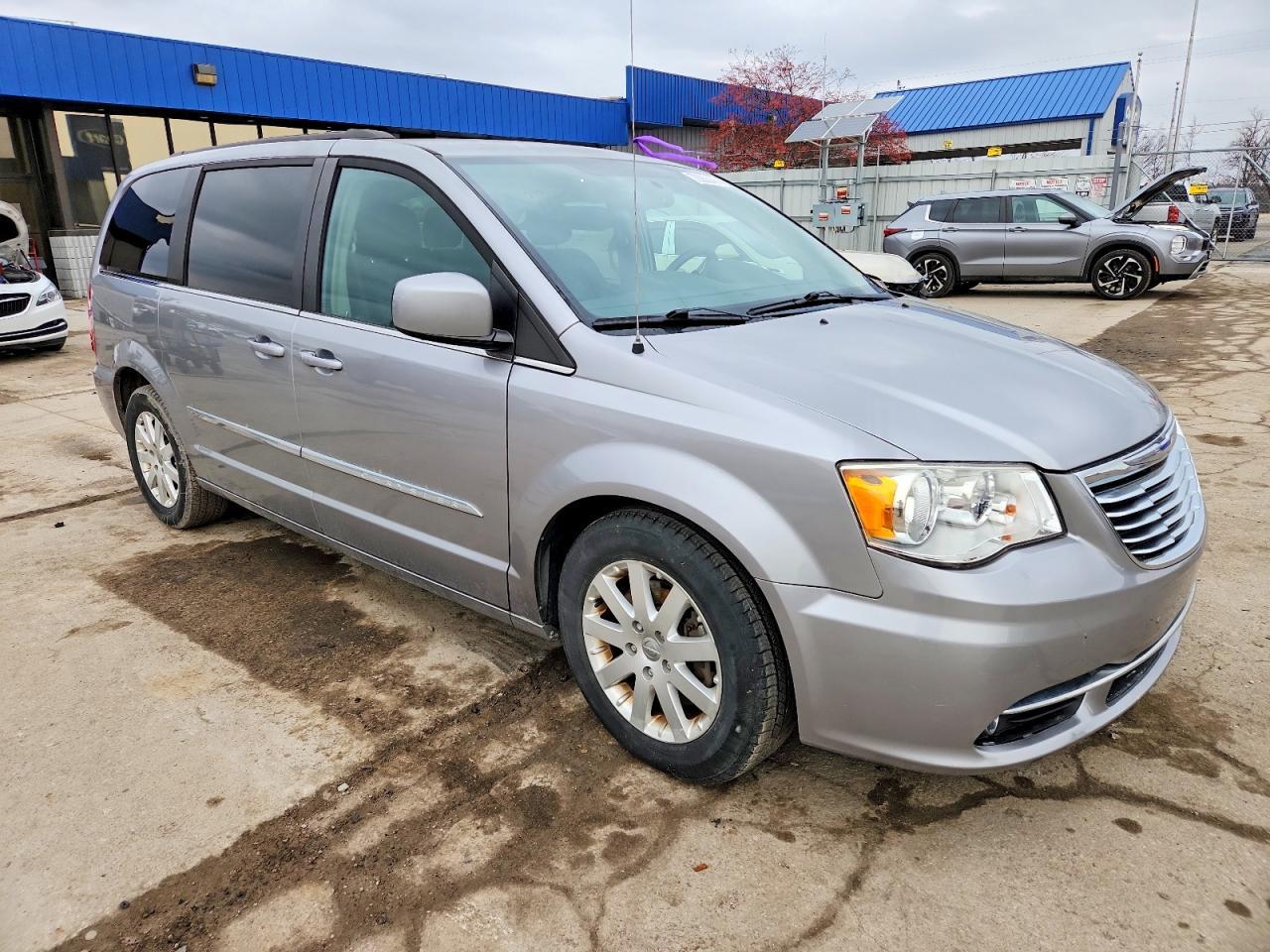 2016 CHRYSLER Town & Country