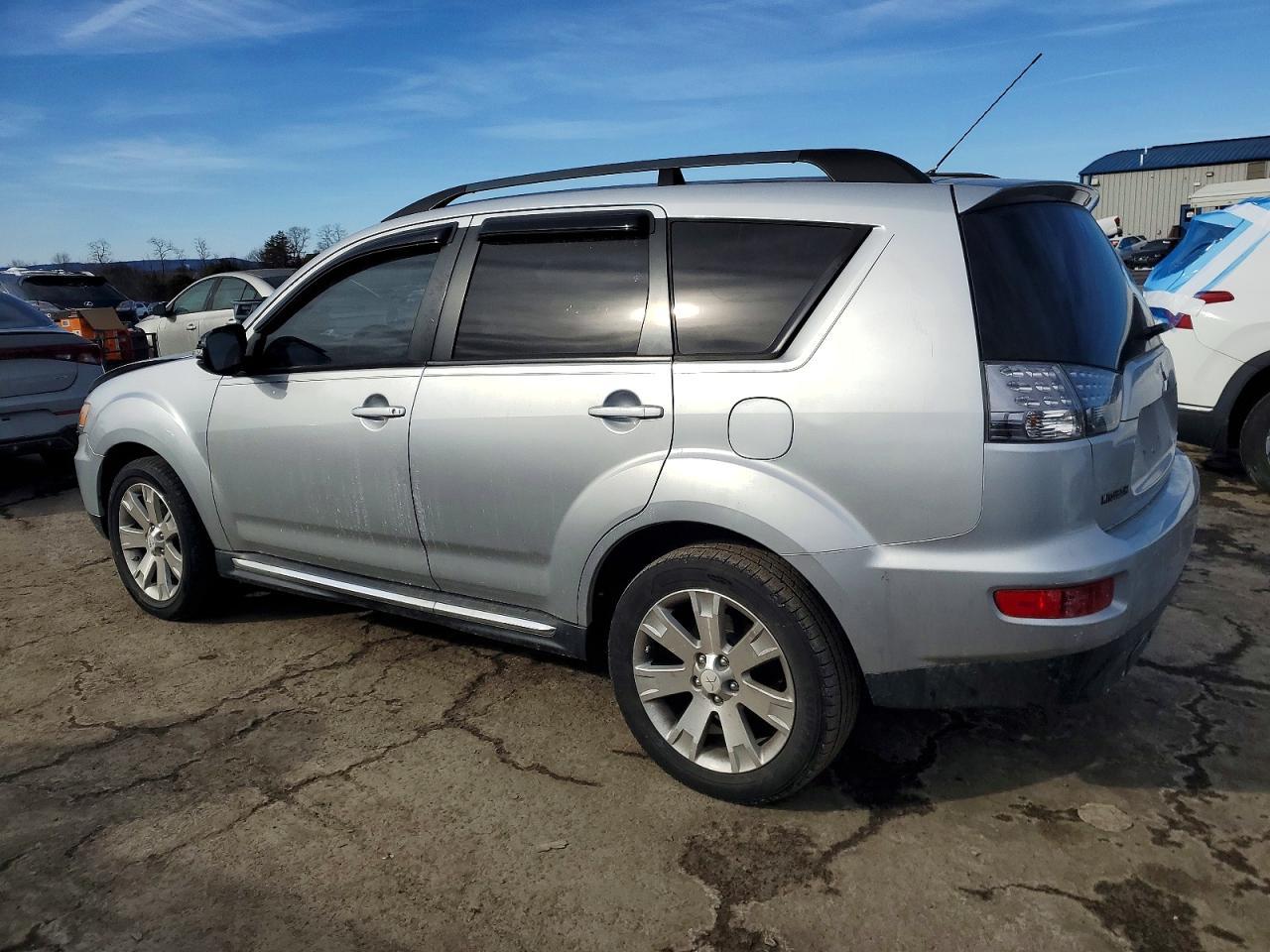 2011 MITSUBISHI outlander