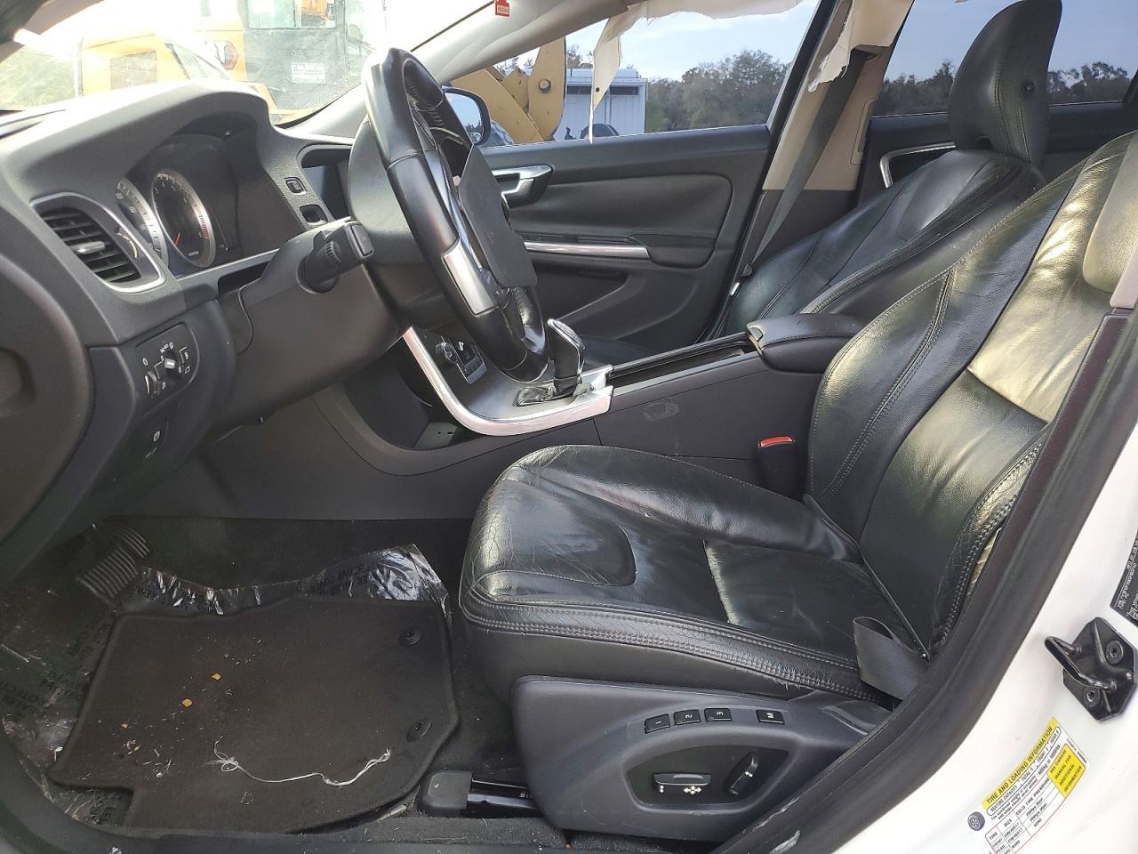 2013 VOLVO S60
