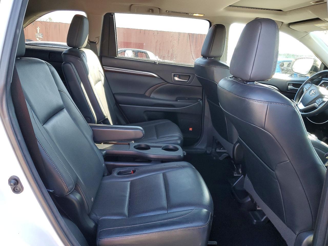 2015 TOYOTA HIGHLANDER