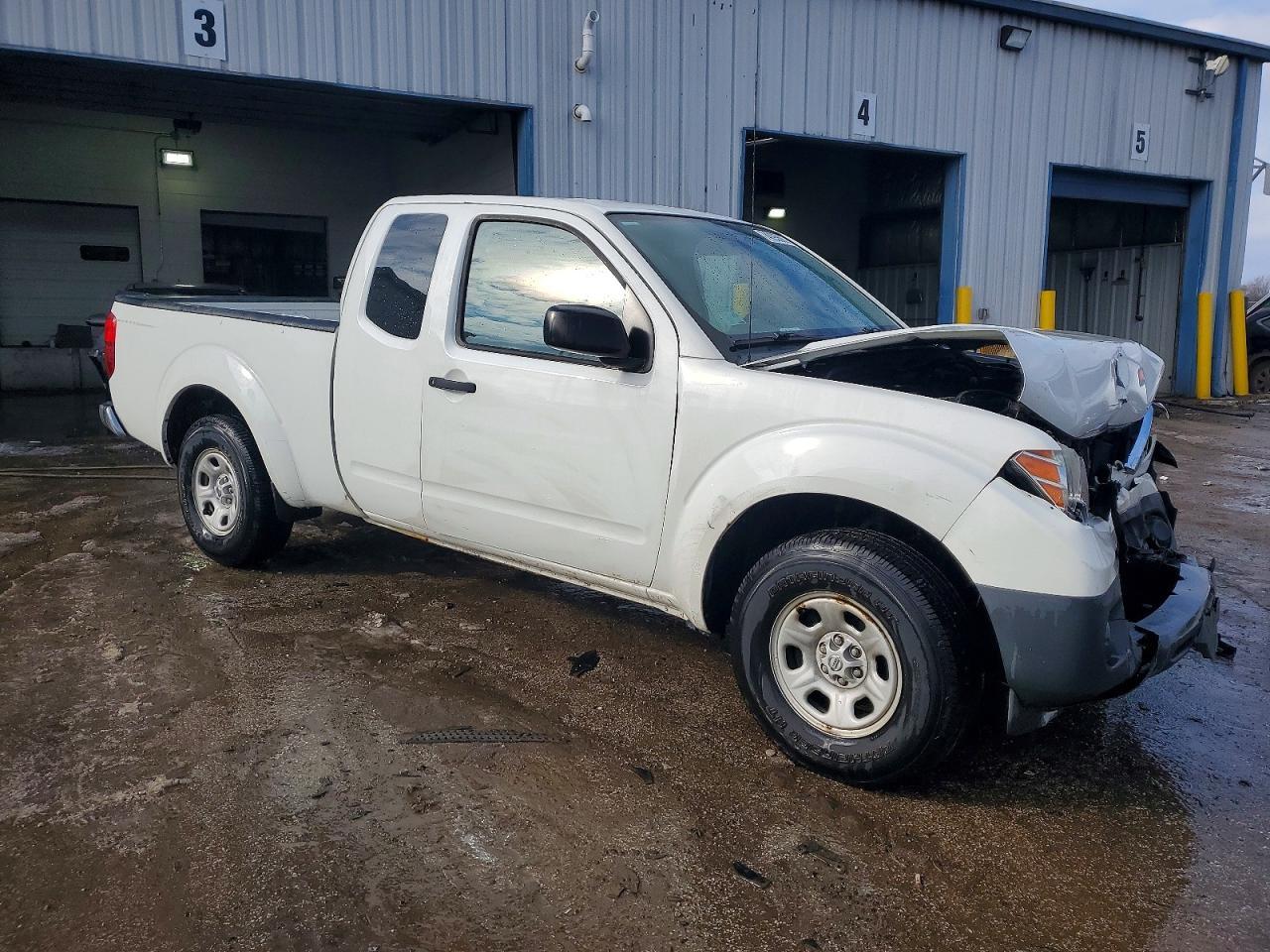 2015 NISSAN Frontier