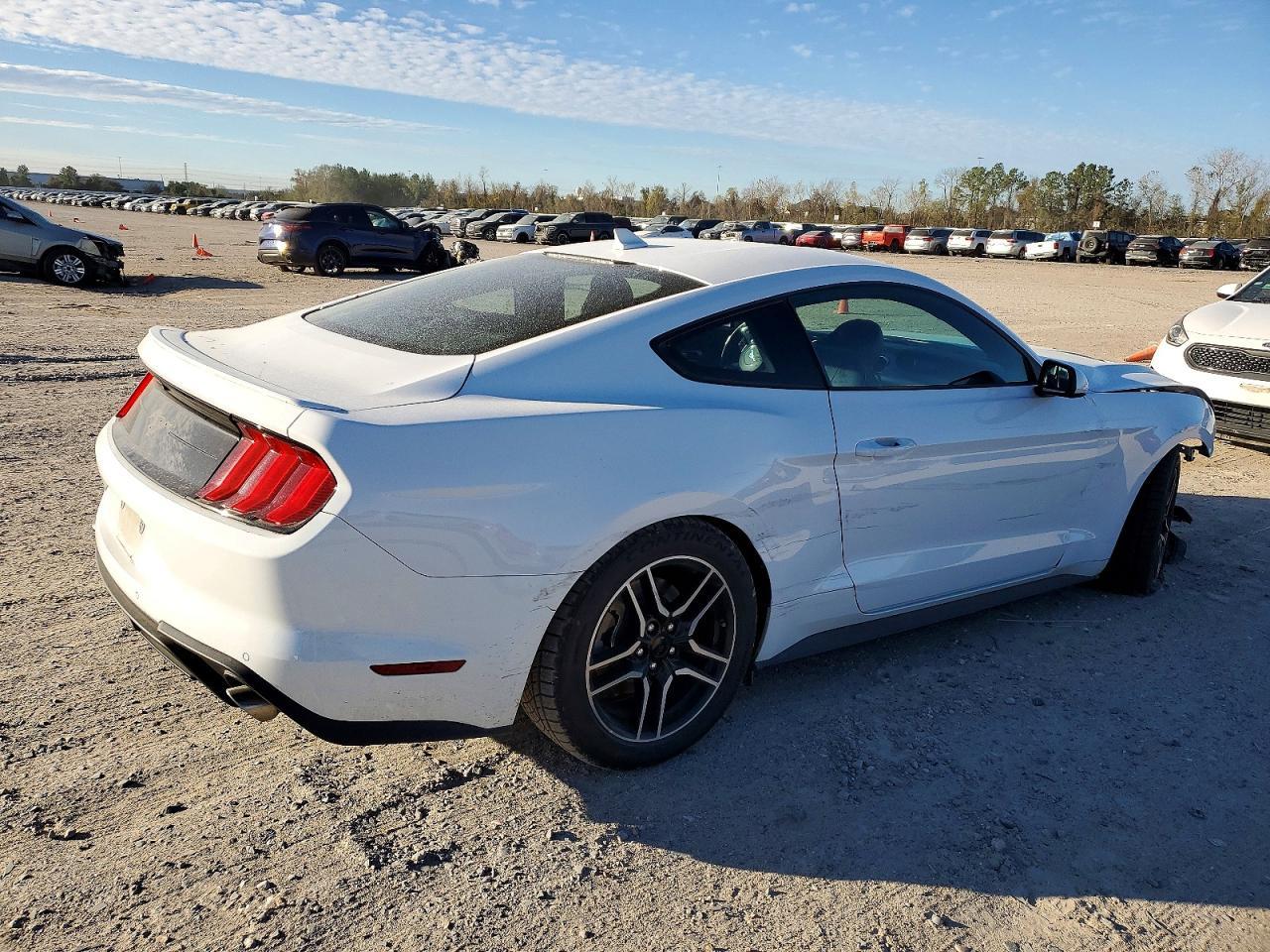 2022 FORD MUSTANG