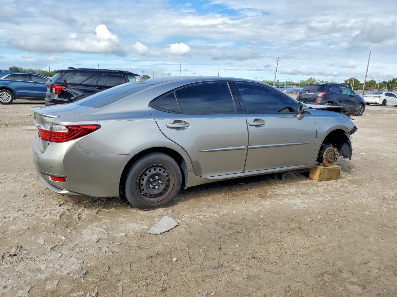 2015 LEXUS ES 300H