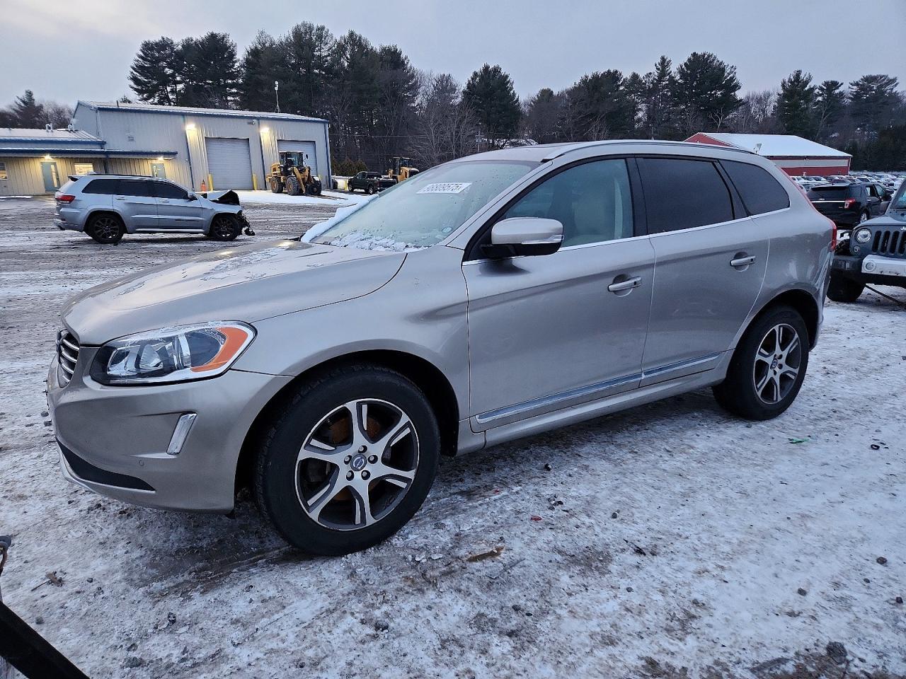 2015 VOLVO XC60
