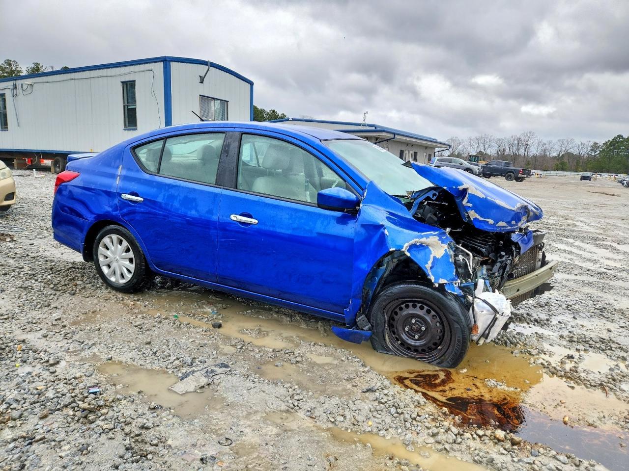 2016 NISSAN VERSA