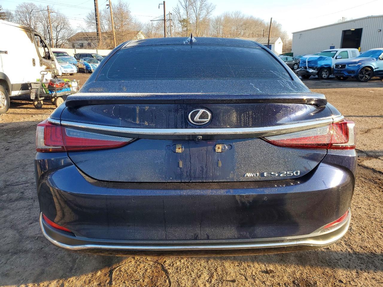 2021 LEXUS ES 250