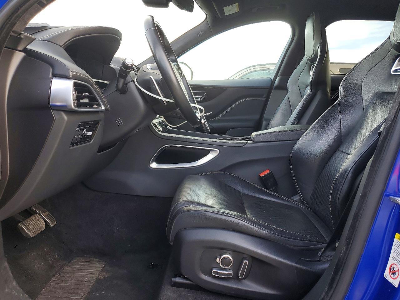 2019 JAGUAR F-Pace