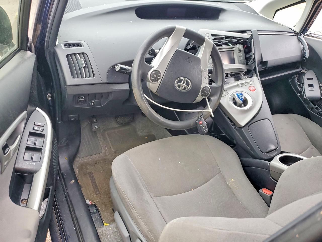 2015 TOYOTA PRIUS