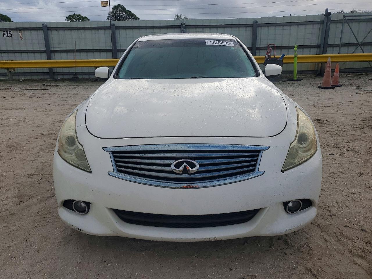 2011 INFINITI G37