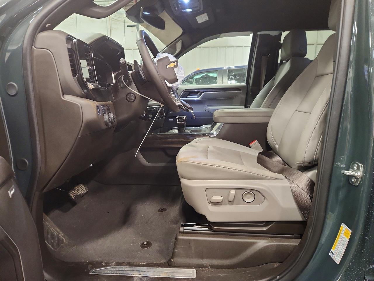 2025 CHEVROLET Silverado