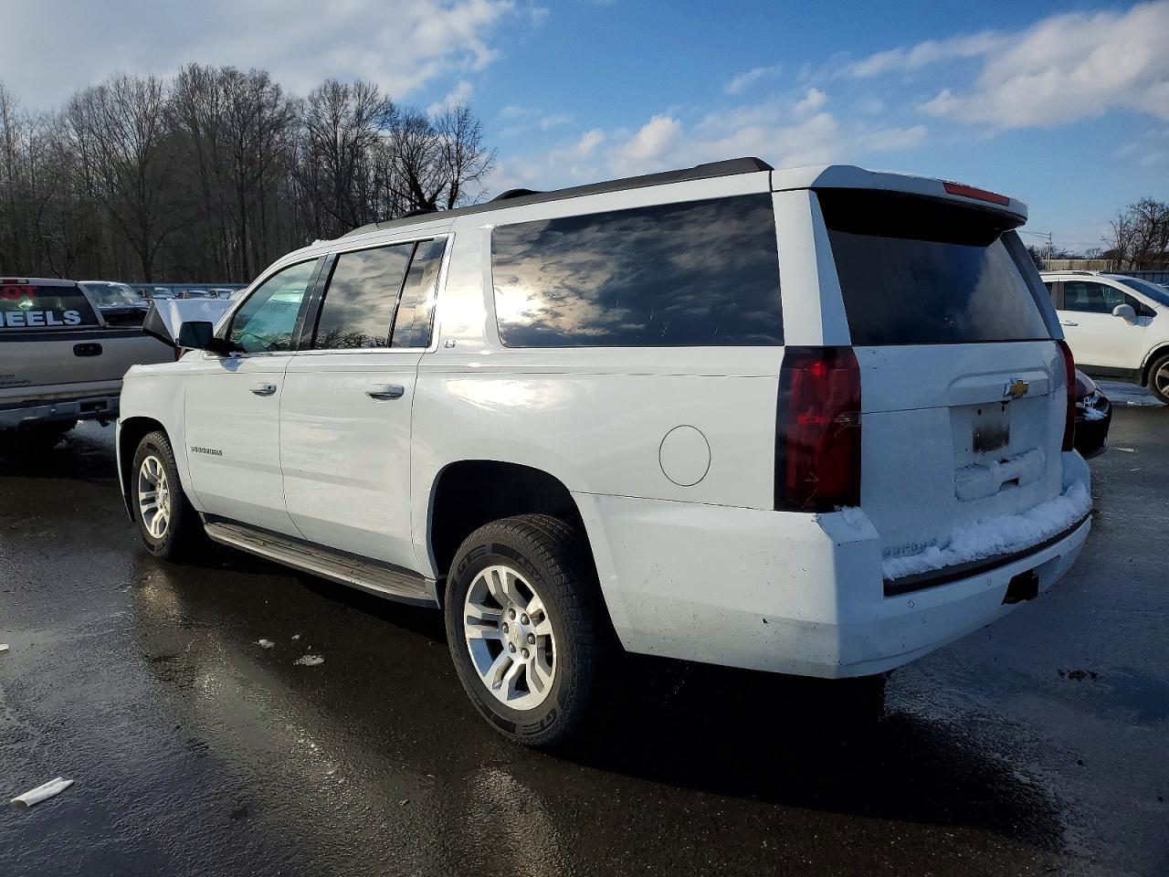 2016 CHEVROLET Suburban