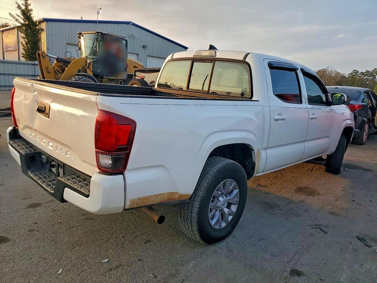 2018 TOYOTA TACOMA