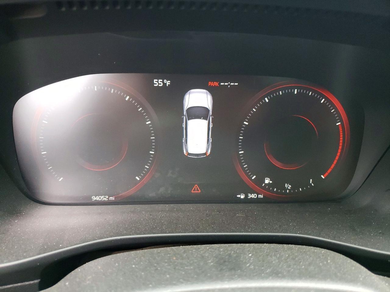 2021 VOLVO XC40