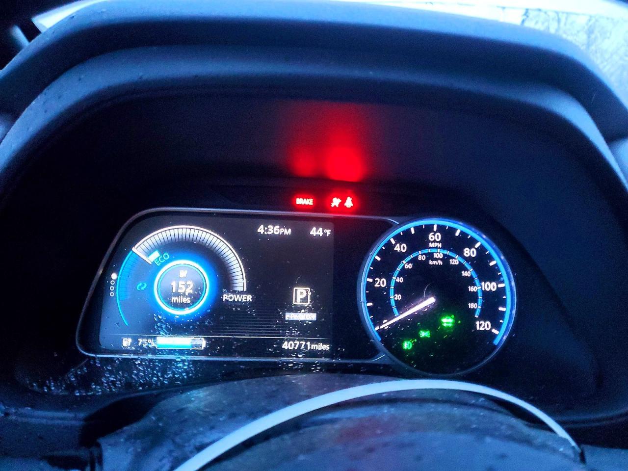 2021 NISSAN LEAF