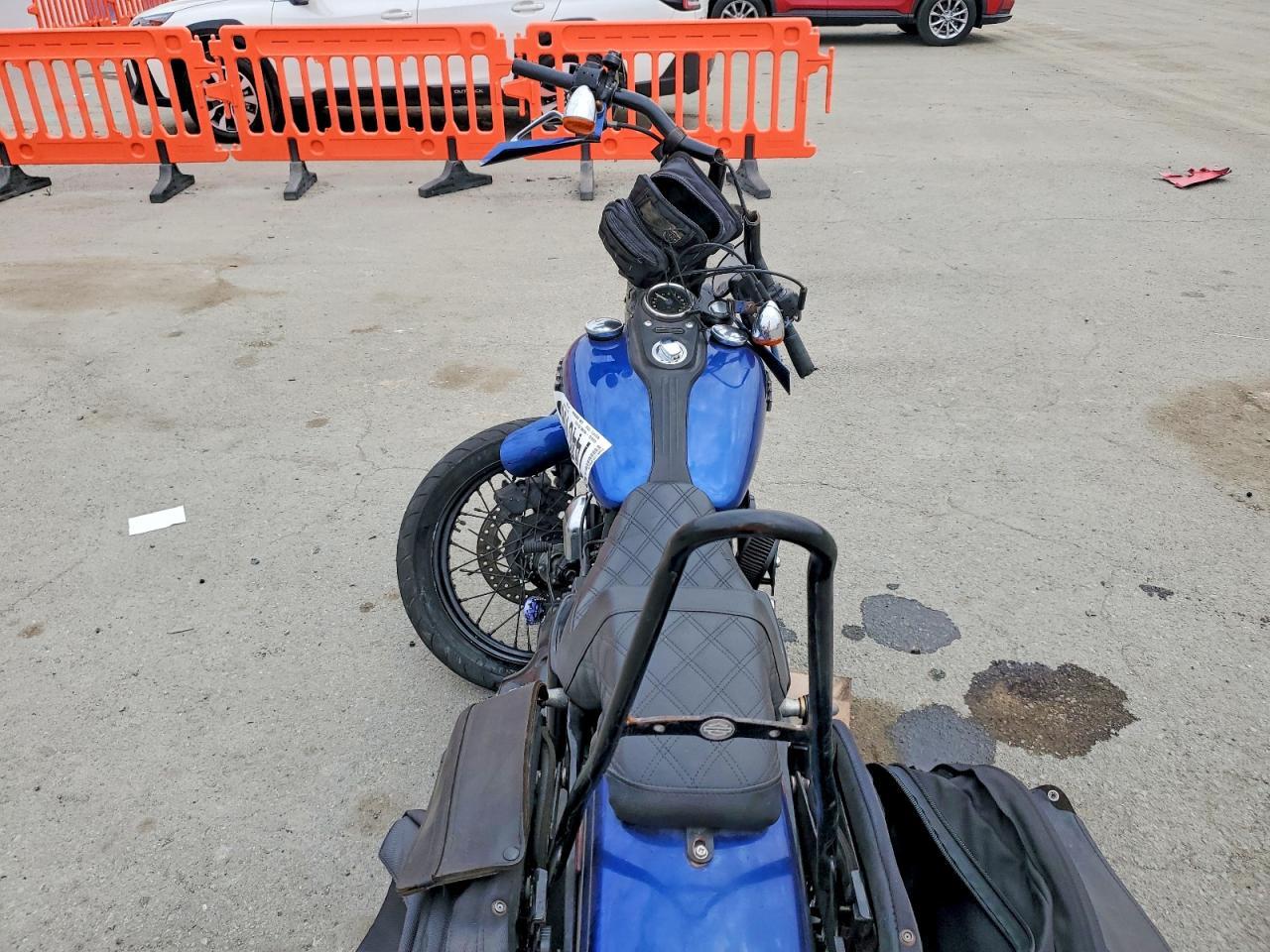 2015 HARLEY-DAVIDSON Fxdb