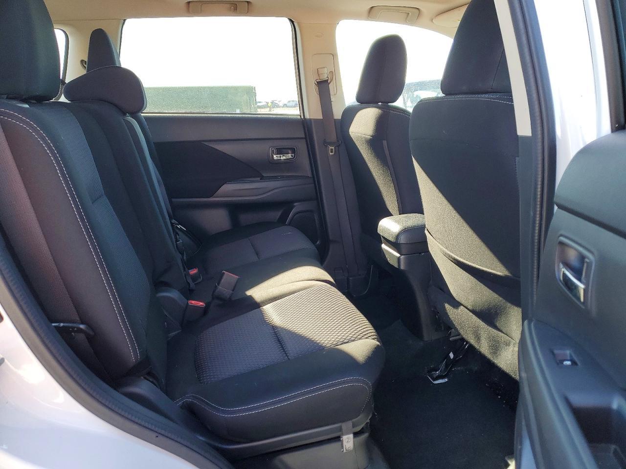 2018 MITSUBISHI outlander