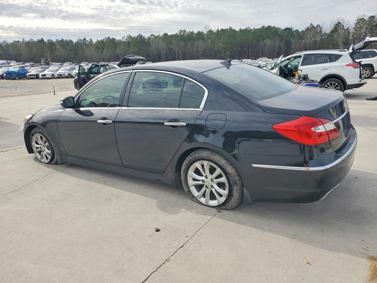 2013 HYUNDAI GENESIS