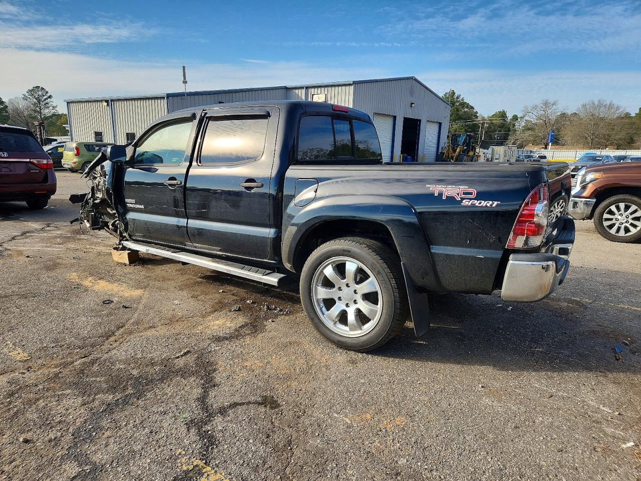 2011 TOYOTA TACOMA