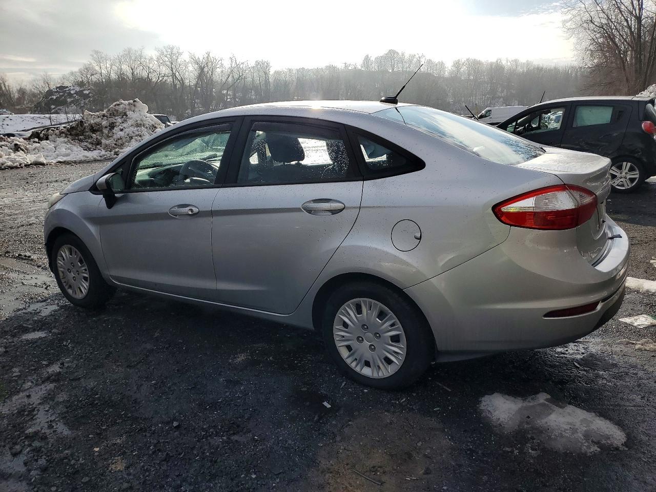 2015 FORD Fiesta