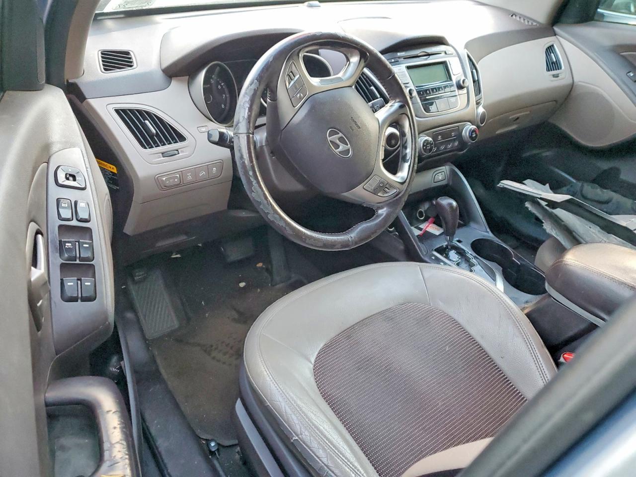 2012 HYUNDAI TUCSON
