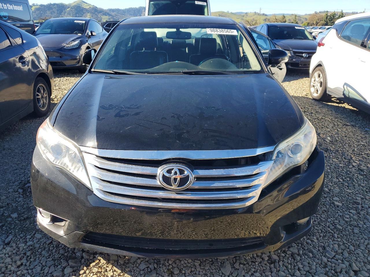 2012 TOYOTA Avalon