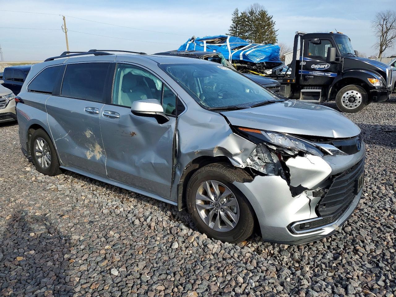 2022 TOYOTA SIENNA